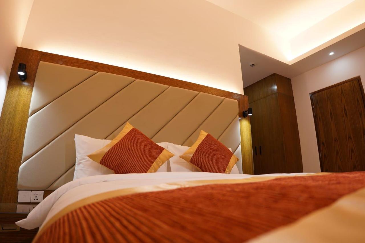 Hotel Studio23 Дака Екстериор снимка