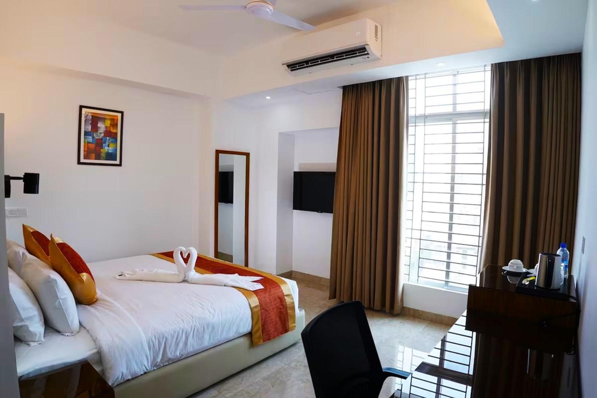 Hotel Studio23 Дака Екстериор снимка